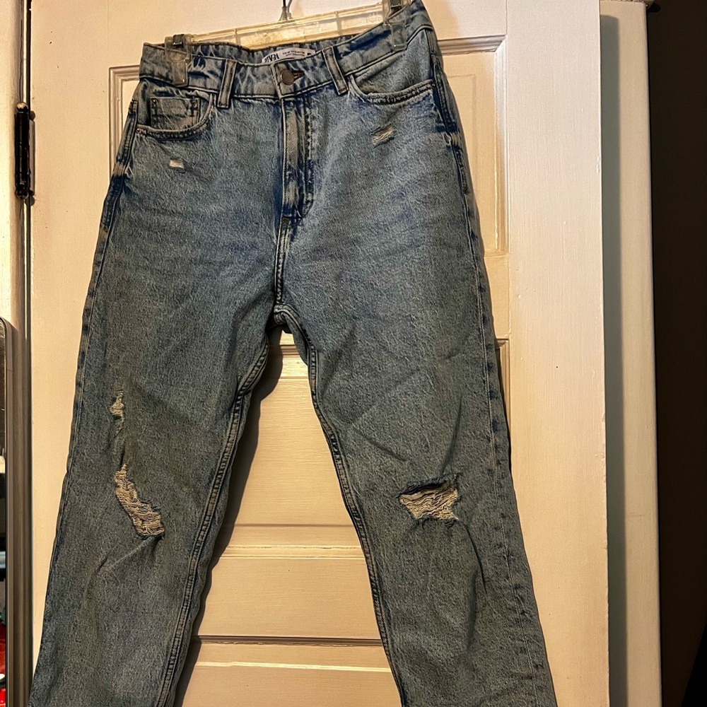 Women’s Straight Distressed Blue Jeans